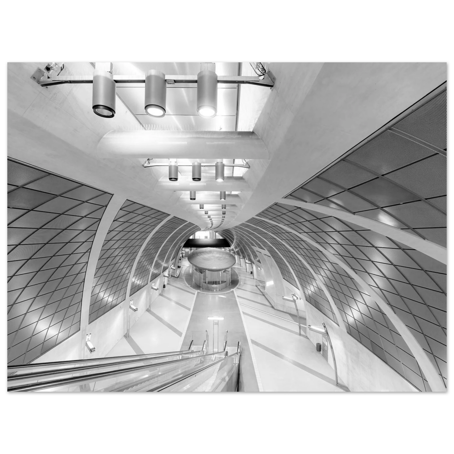 Wandbild futuristische u bahn station moderne architektur in schwarz weiss als wandkunst