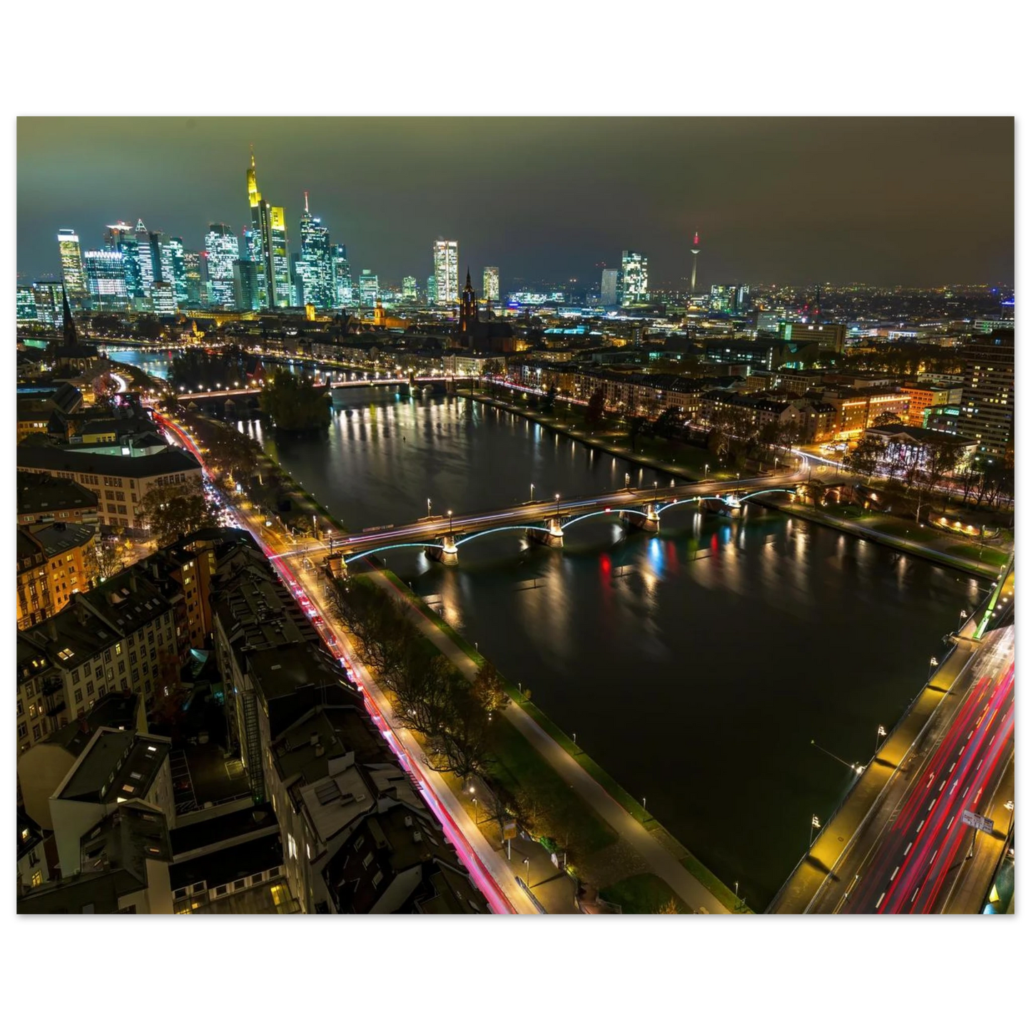 Wandbild frankfurt bei nacht pulsierende stadtansicht mit lichtspuren