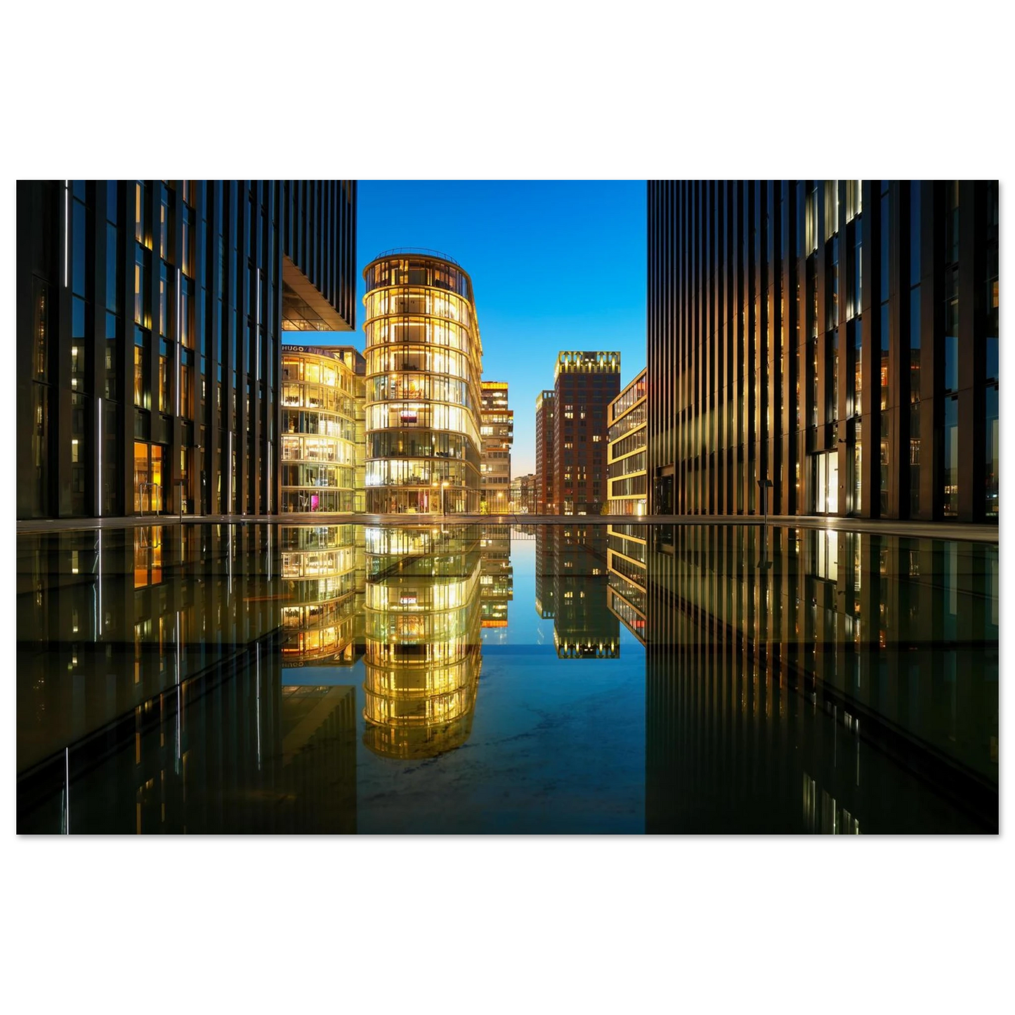 Wandbild naechtliche metropole futuristische stadtlandschaft als premium wandbild in vielen groessen
