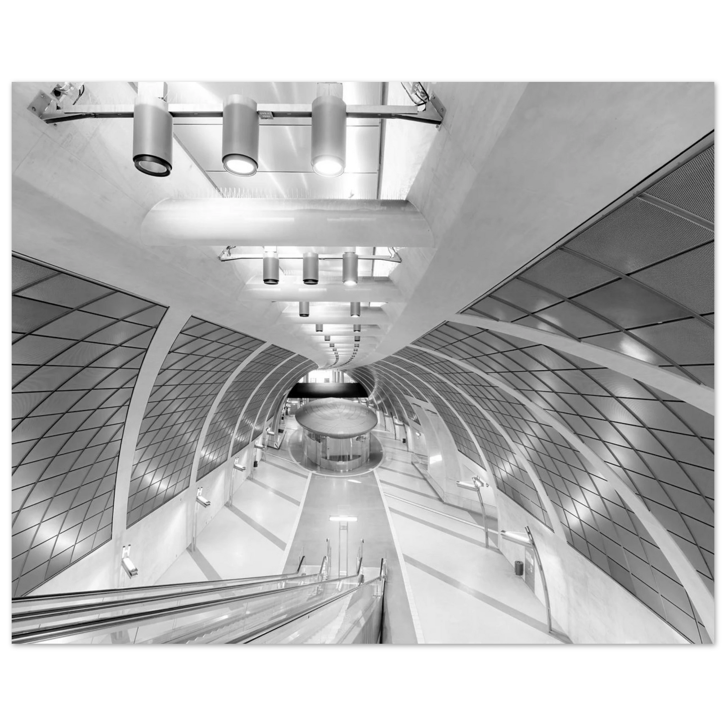 Wandbild futuristische u bahn station moderne architektur in schwarz weiss als wandkunst