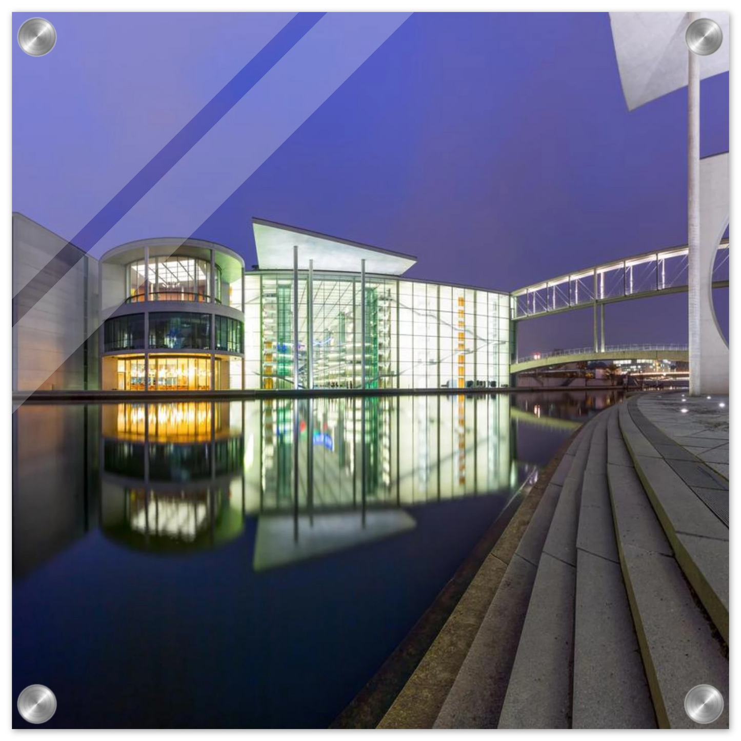 Wandbild berlin impression bei nacht leuchtende architektur als kunstdruck