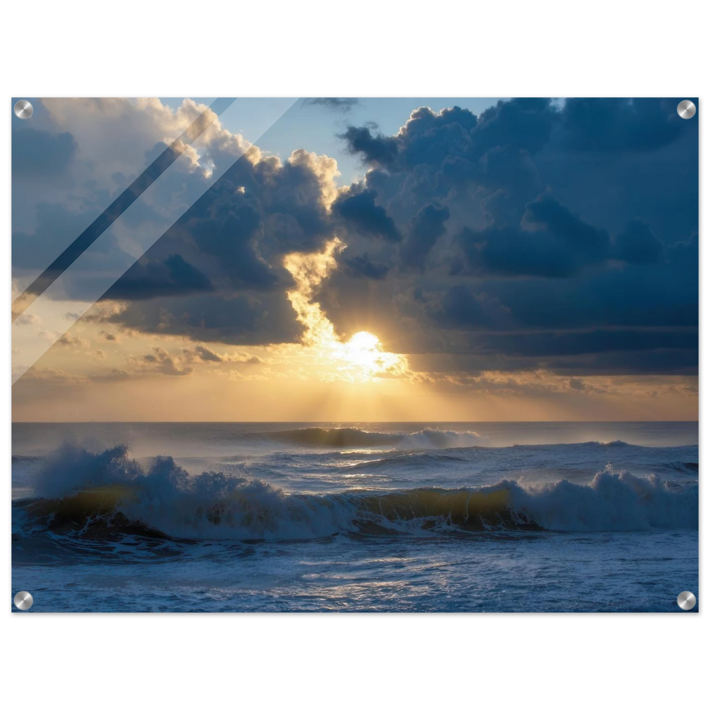 Wandbild dramatischer sonnenuntergang ueber stuermischer see lebendige wolken goldstrahlen fuer ihre wand