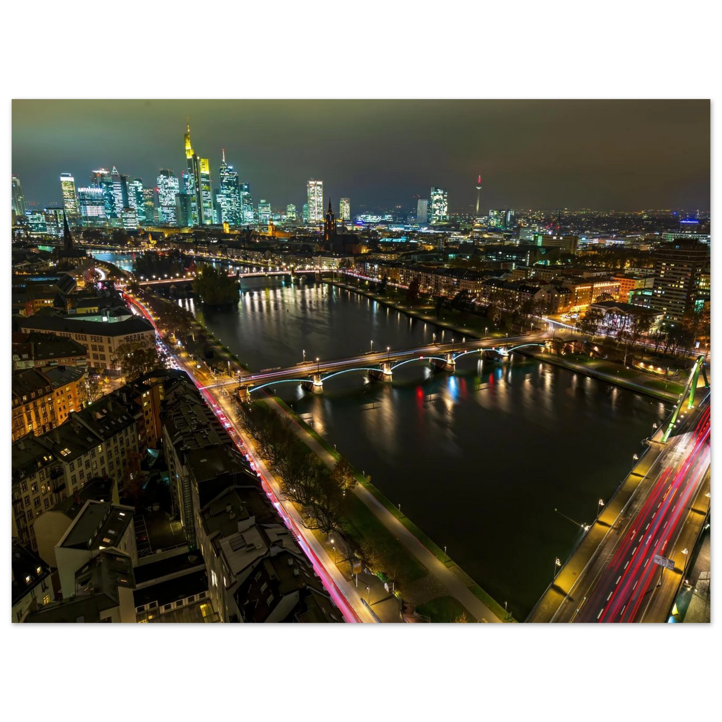 Wandbild frankfurt bei nacht pulsierende stadtansicht mit lichtspuren