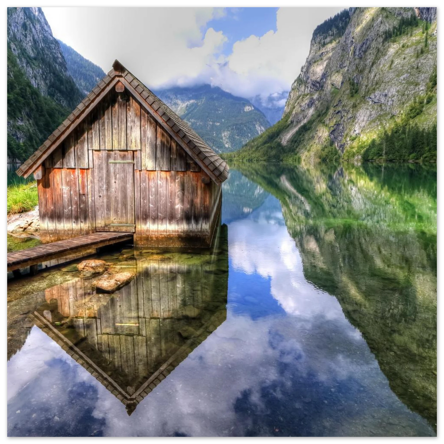 Wandbild bergschutzhuette am see ein idyllisches refugium fuer ihre wanddekoration
