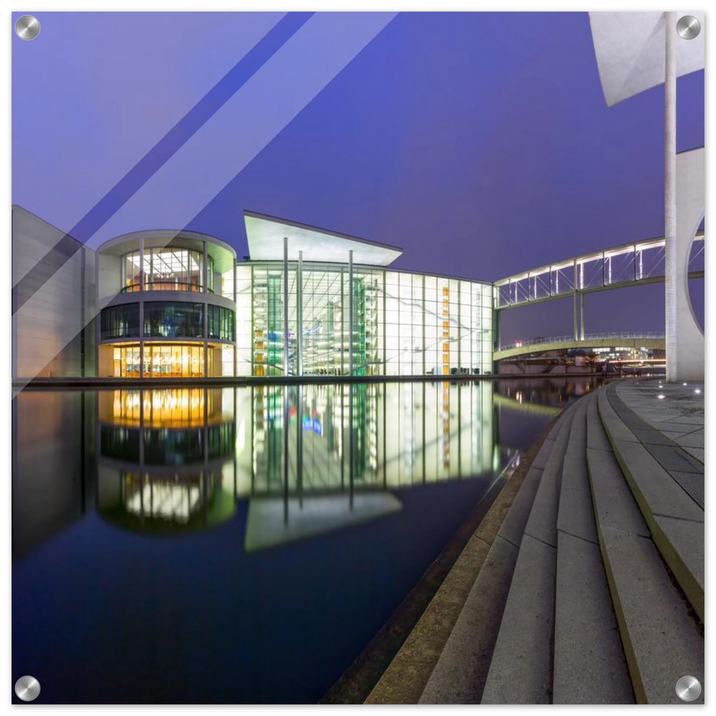 Wandbild berlin impression bei nacht leuchtende architektur als kunstdruck