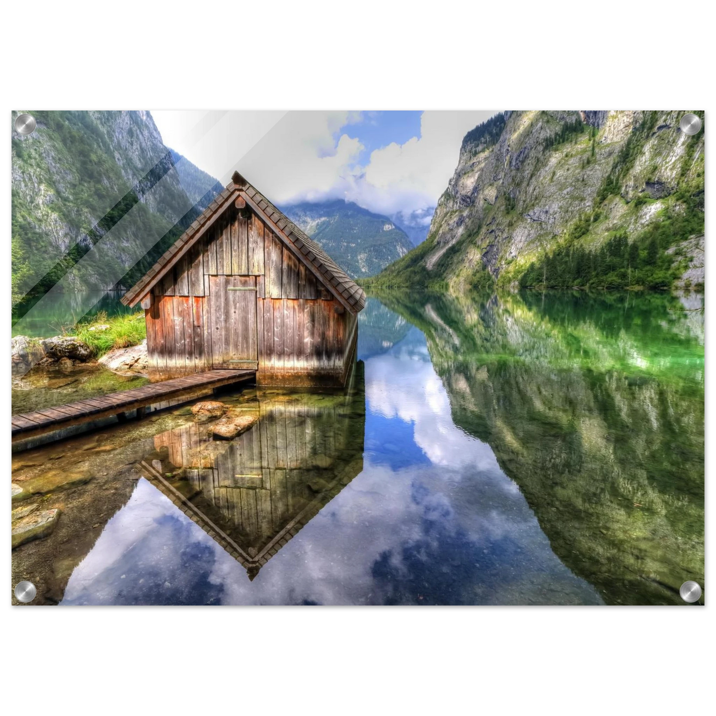 Wandbild bergschutzhuette am see ein idyllisches refugium fuer ihre wanddekoration
