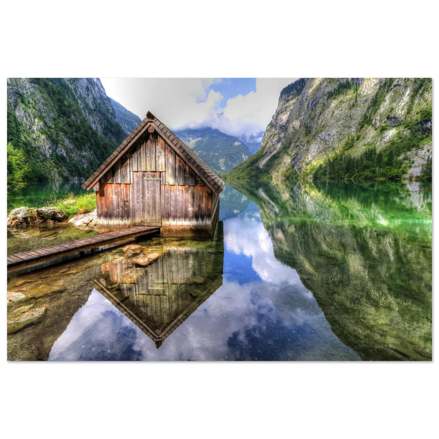 Wandbild bergschutzhuette am see ein idyllisches refugium fuer ihre wanddekoration