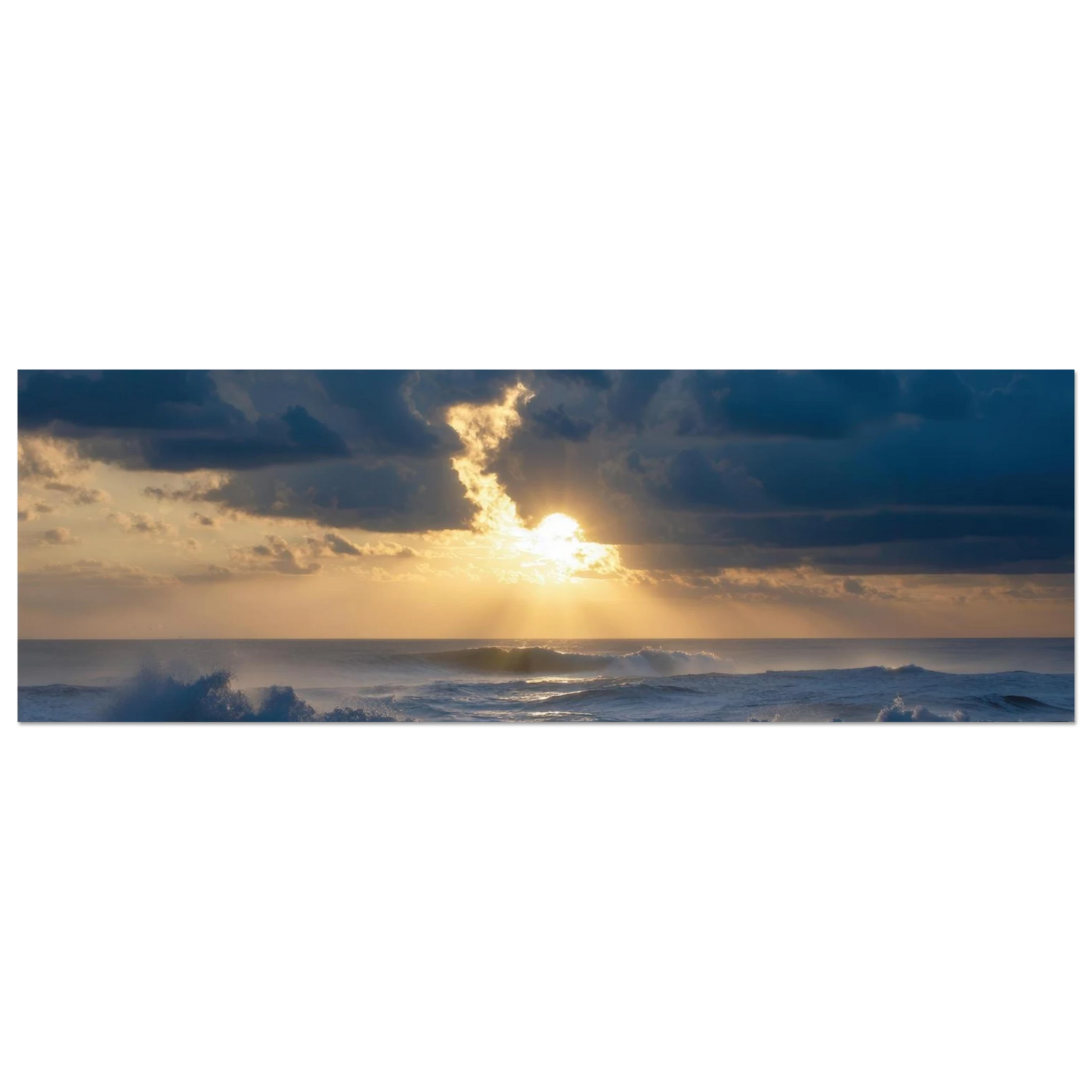 Wandbild dramatischer sonnenuntergang ueber stuermischer see lebendige wolken goldstrahlen fuer ihre wand