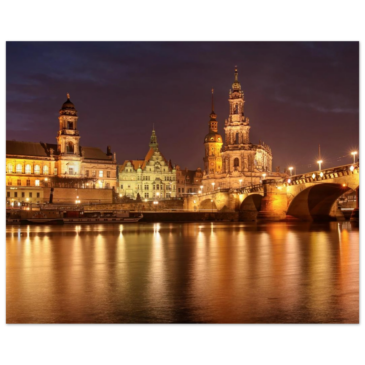 Wandbild dresden elbufer bei nacht ein malerisches stadtbild mit bruecken und gebaeuden erhaeltlich in vielen groessen