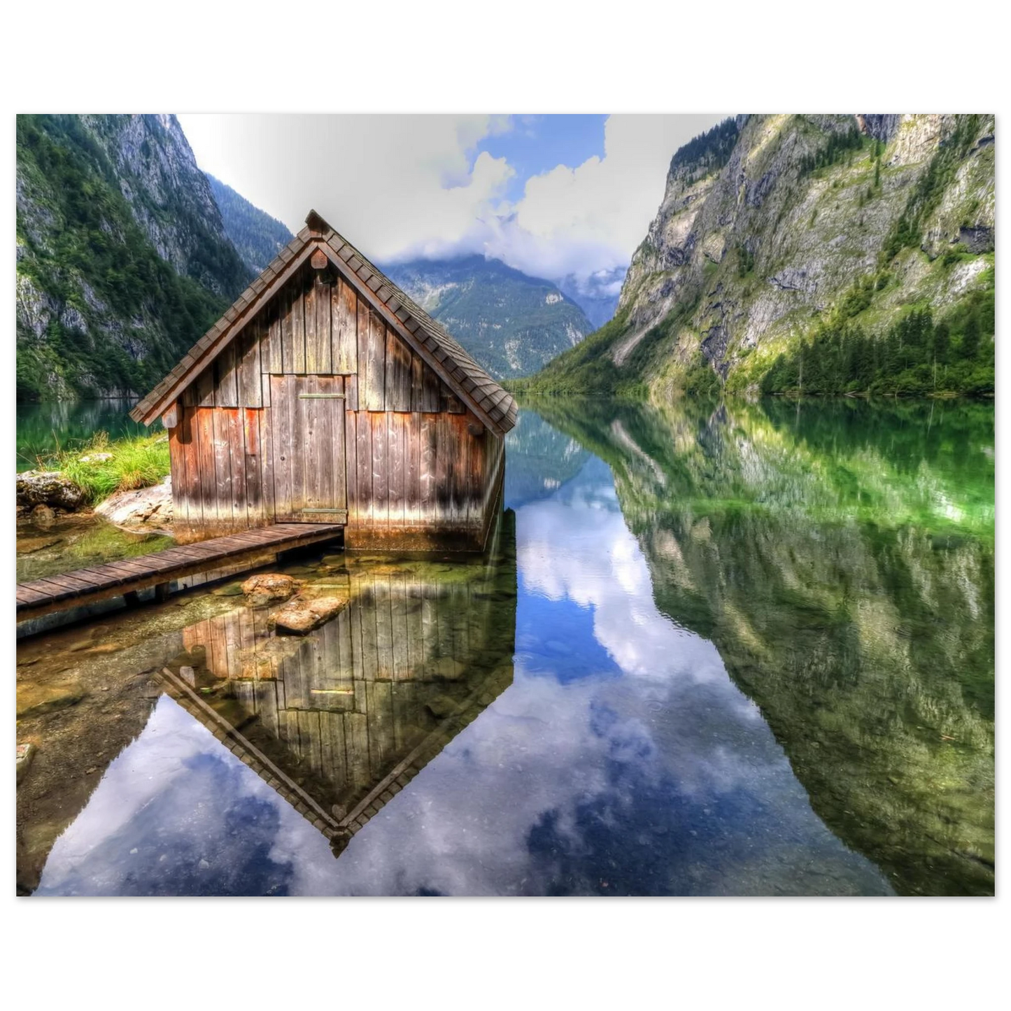 Wandbild bergschutzhuette am see ein idyllisches refugium fuer ihre wanddekoration