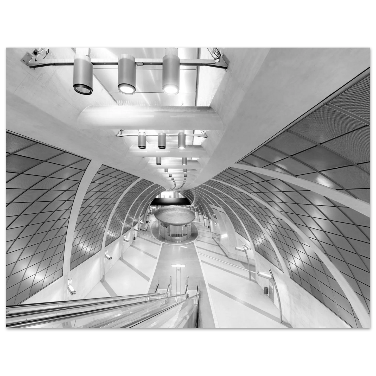 Wandbild futuristische u bahn station moderne architektur in schwarz weiss als wandkunst