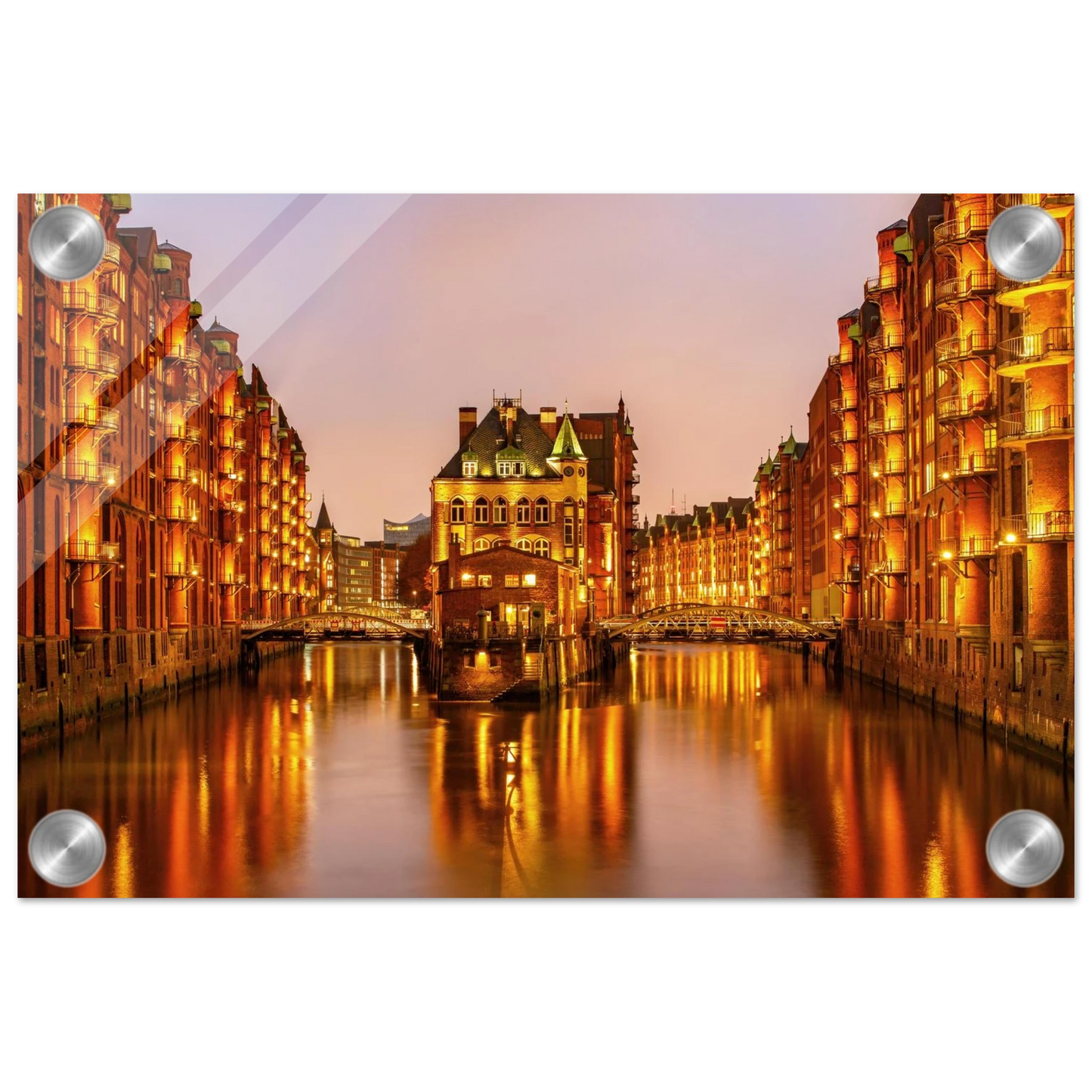 Wandbild speicherstadt hamburg bei daemmerung atmosphaerisches stadtbild als kunstdruck in ihrer wunschgroesse