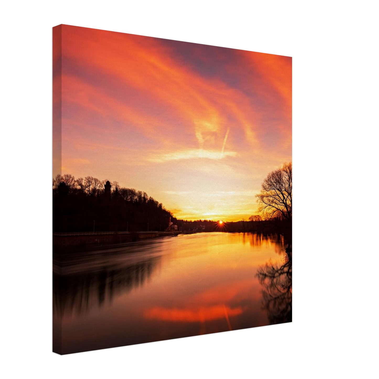 Wandbild dramatischer sonnenuntergang am fluss leuchtende himmelskunst fuer ihr zuhause in ihrer wunschgroesse