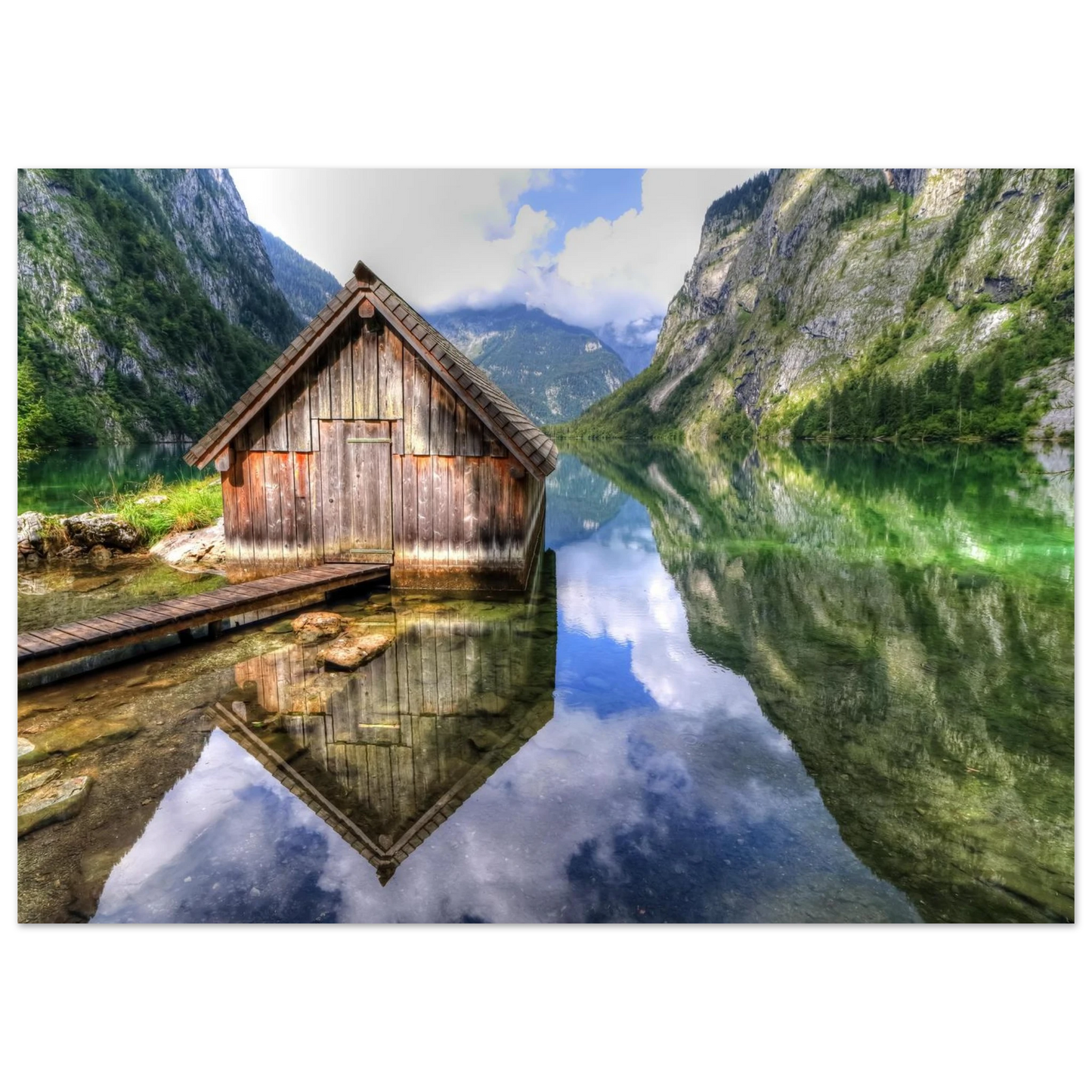 Wandbild bergschutzhuette am see ein idyllisches refugium fuer ihre wanddekoration
