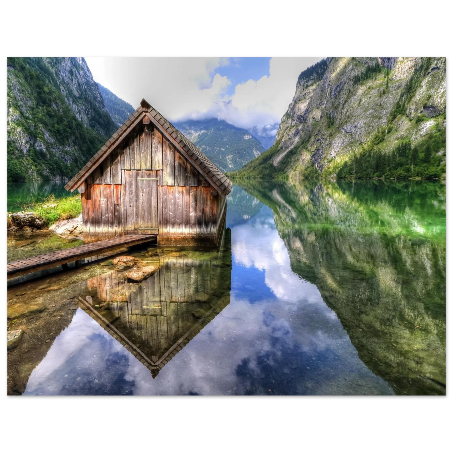 Wandbild bergschutzhuette am see ein idyllisches refugium fuer ihre wanddekoration