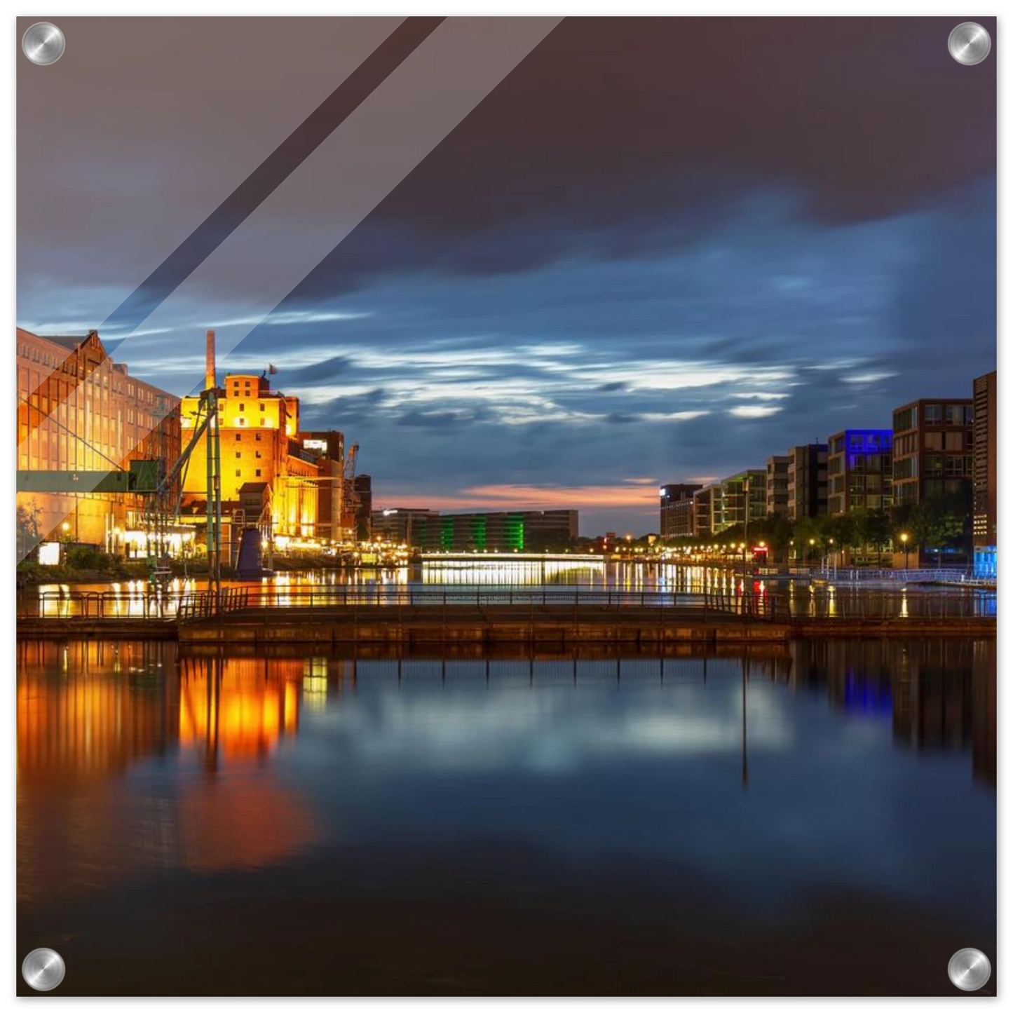Wandbild industrieller charme bei sonnenuntergang lebendige stadtlandschaft im grossformat