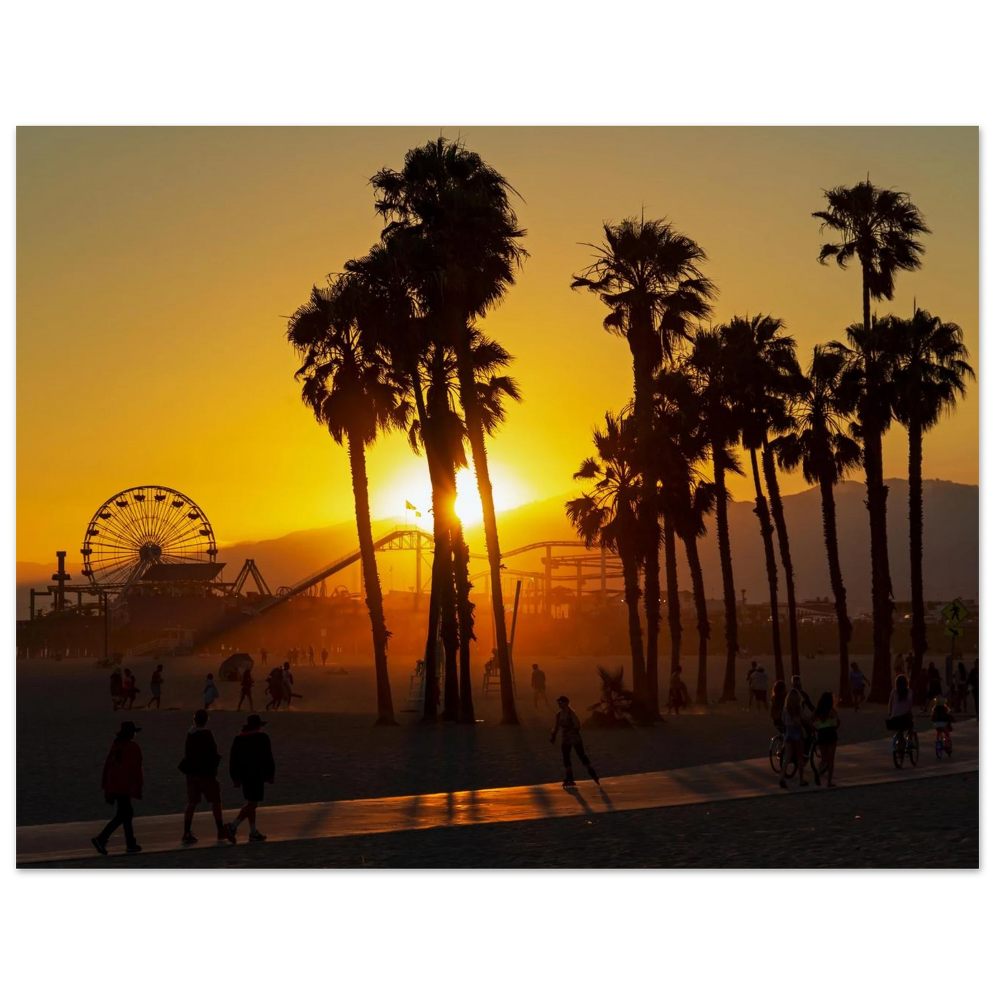 Wandbild sonnenuntergang am santa monica pier kalifornische palmen und riesenrad bei goldenem licht