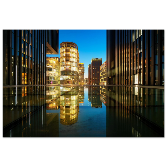 Wandbild naechtliche metropole futuristische stadtlandschaft als premium wandbild in vielen groessen