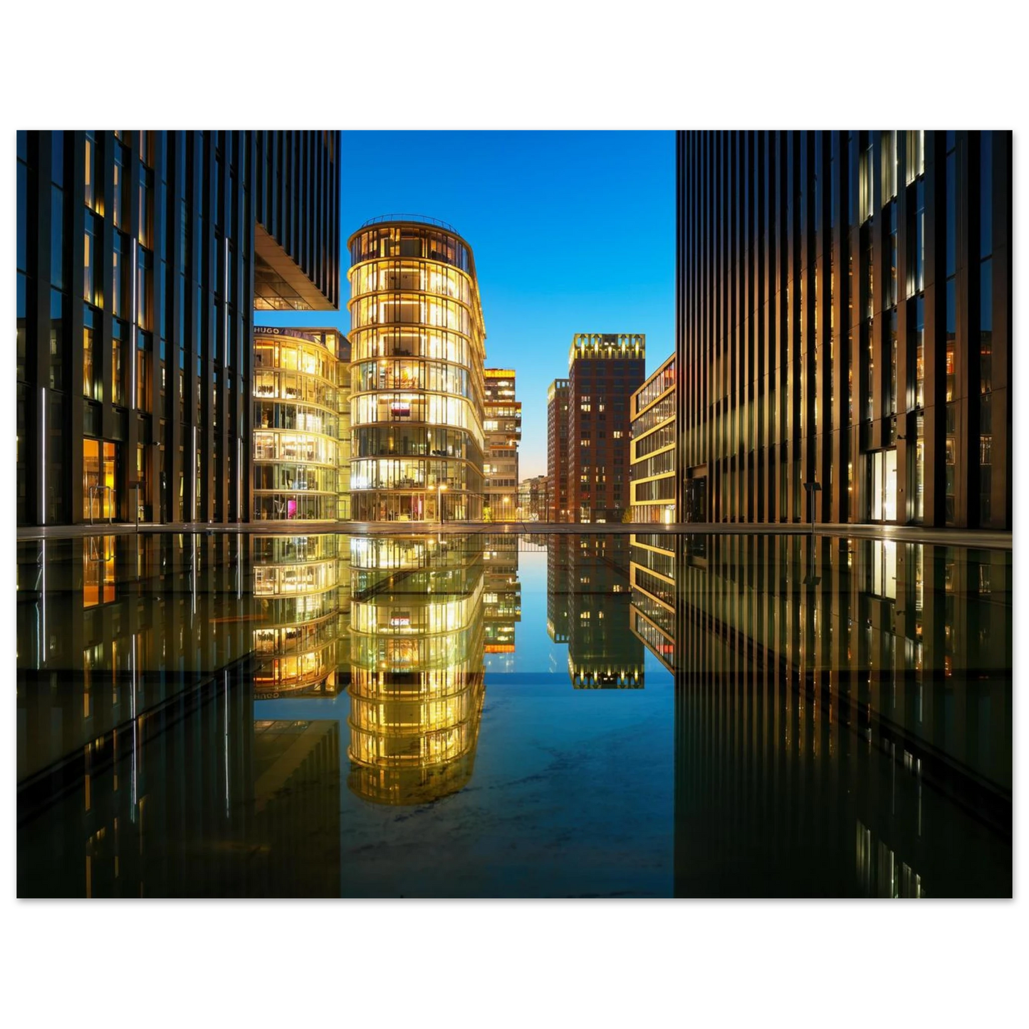 Wandbild naechtliche metropole futuristische stadtlandschaft als premium wandbild in vielen groessen