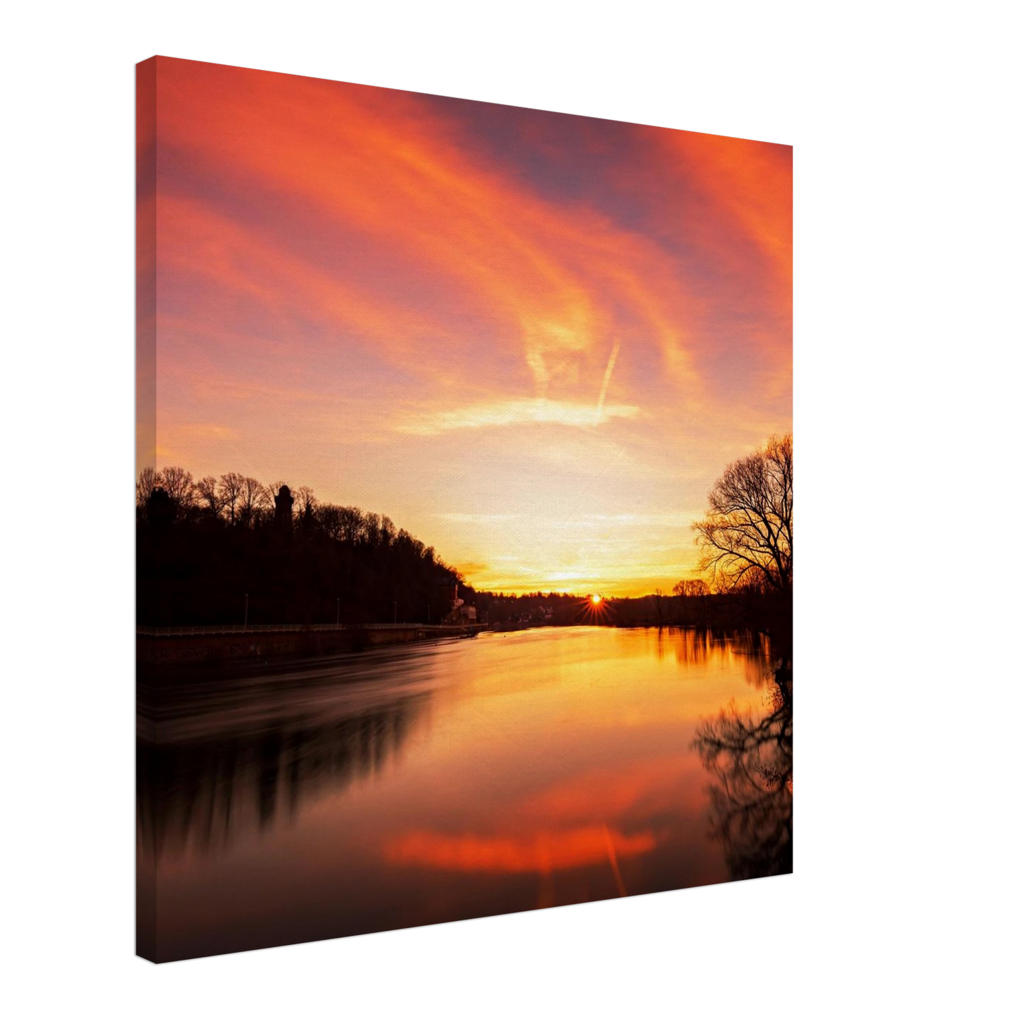Wandbild dramatischer sonnenuntergang am fluss leuchtende himmelskunst fuer ihr zuhause in ihrer wunschgroesse