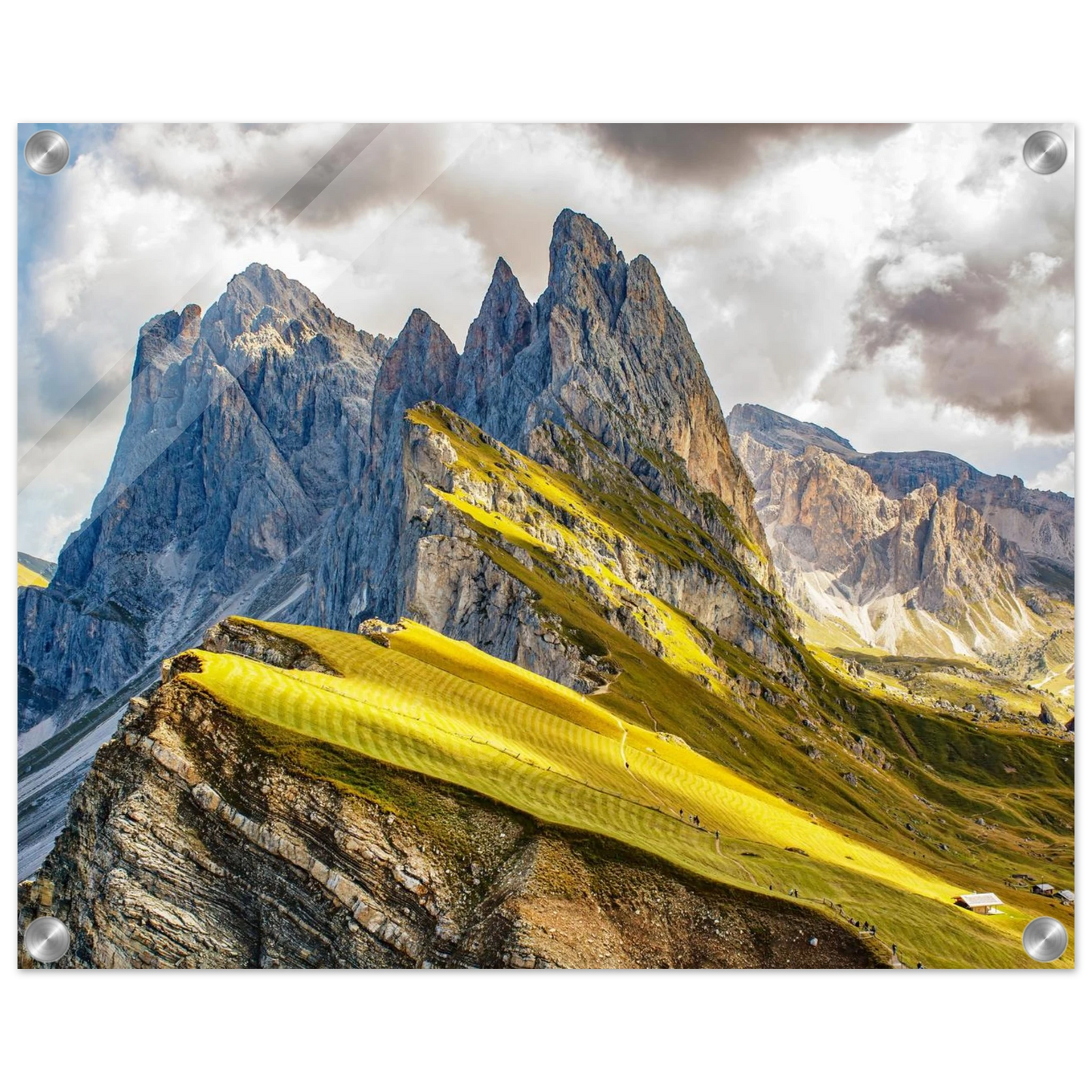 Wandbild seceda alpenglanz atemberaubende dolomiten landschaft mit leuchtenden grashaengen