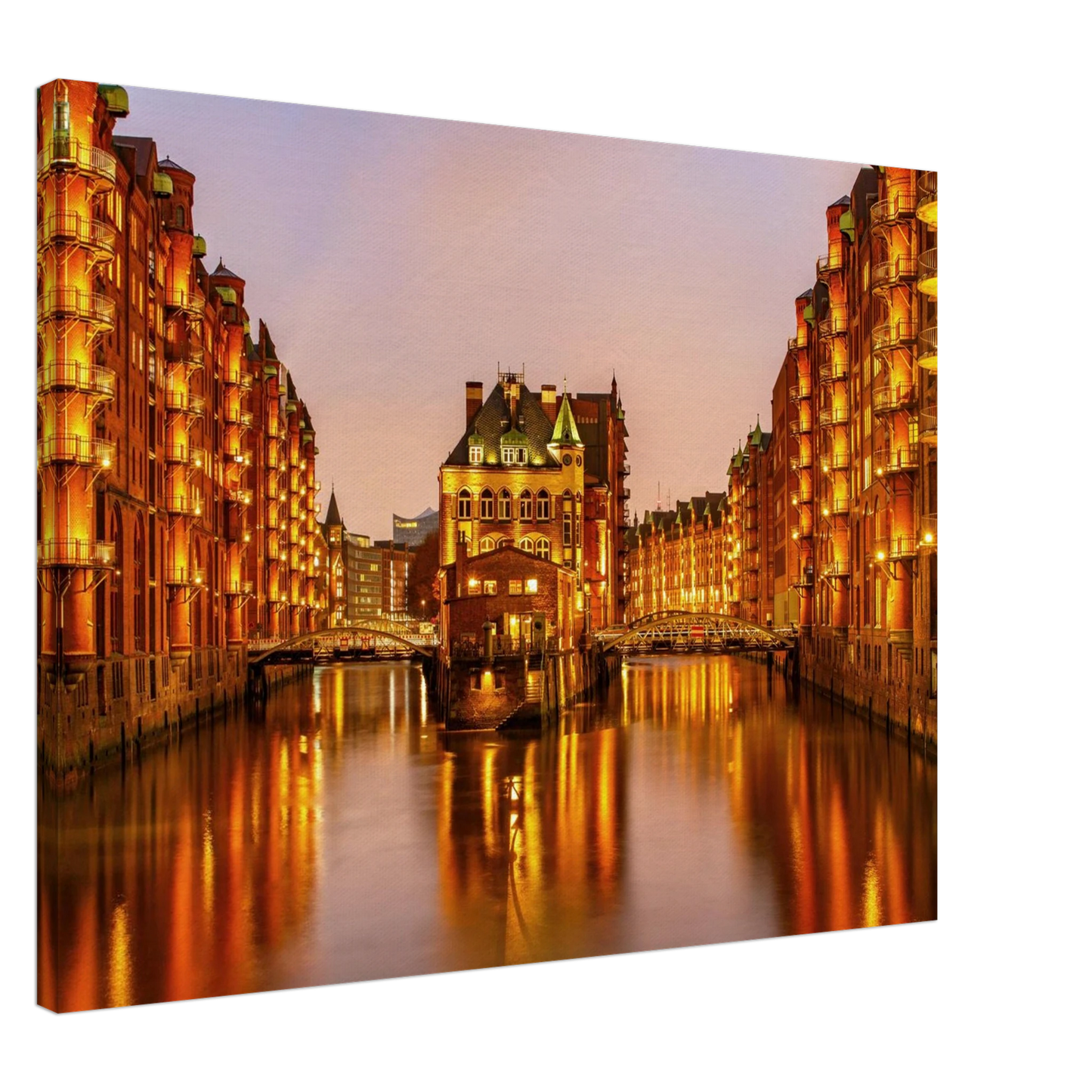 Wandbild speicherstadt hamburg bei daemmerung atmosphaerisches stadtbild als kunstdruck in ihrer wunschgroesse
