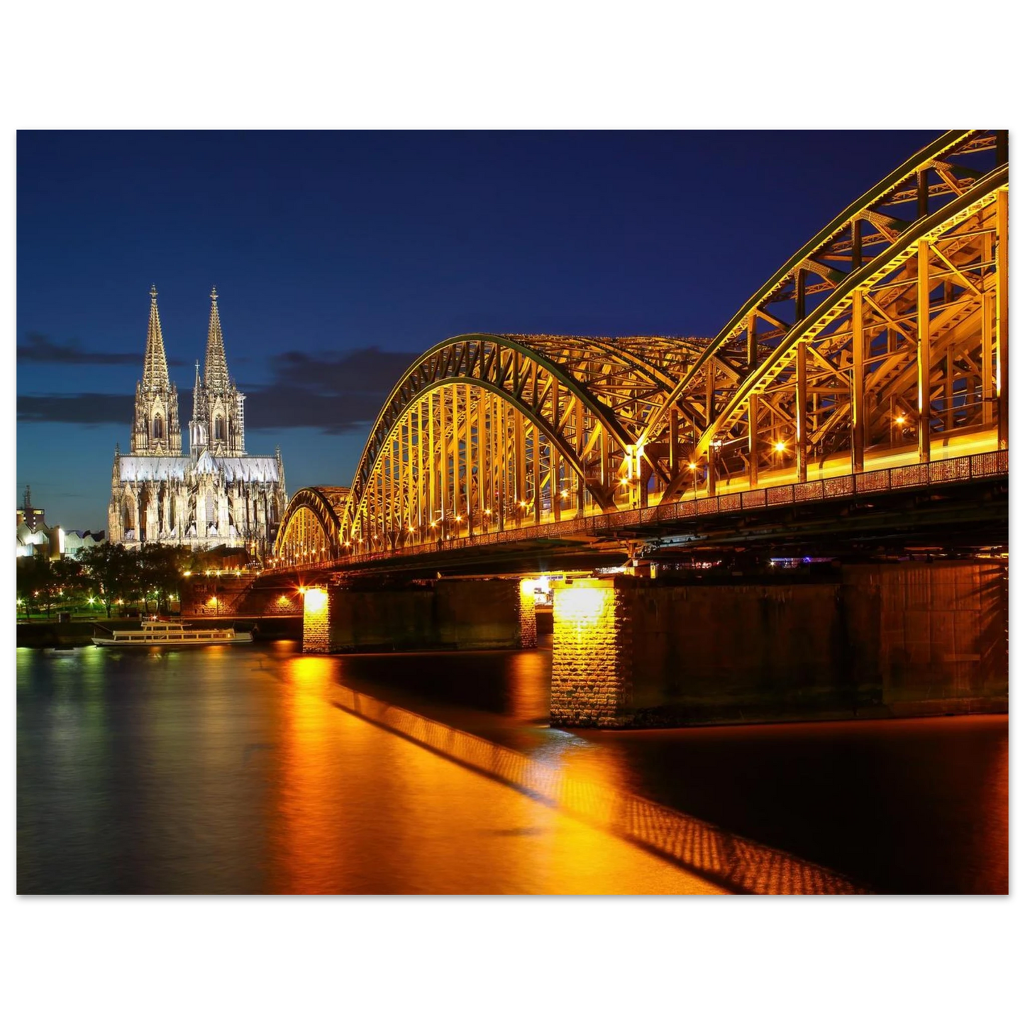 Wandbild koelner dom hohenzollernbruecke bei nacht majestaetisches stadtnachtlicht in verschiedenen groessen