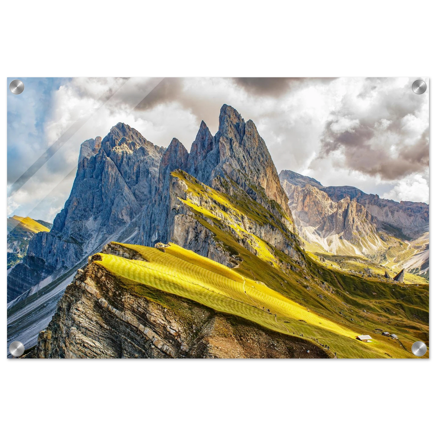Wandbild seceda alpenglanz atemberaubende dolomiten landschaft mit leuchtenden grashaengen