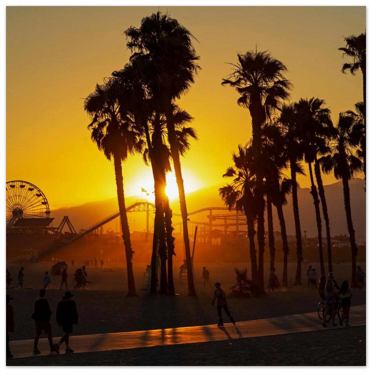 Wandbild sonnenuntergang am santa monica pier kalifornische palmen und riesenrad bei goldenem licht