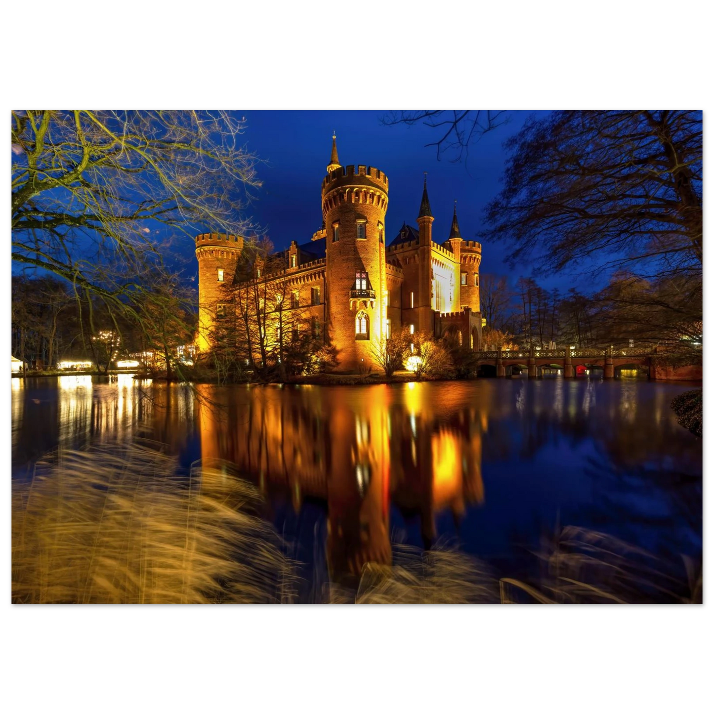 Wandbild schimmerndes schloss bei nacht eine maerchenhafte kulisse in verschiedenen groessen