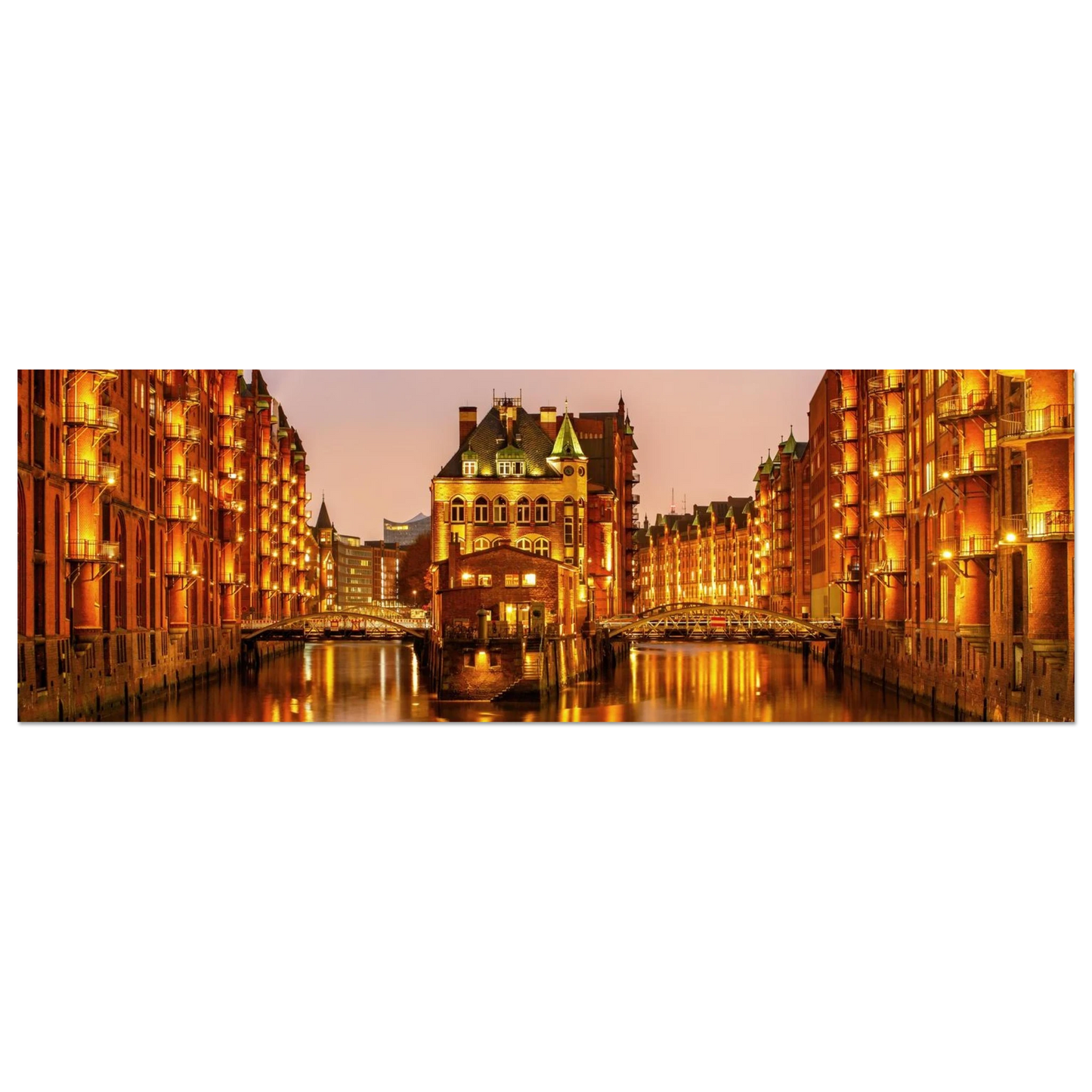 Wandbild speicherstadt hamburg bei daemmerung atmosphaerisches stadtbild als kunstdruck in ihrer wunschgroesse