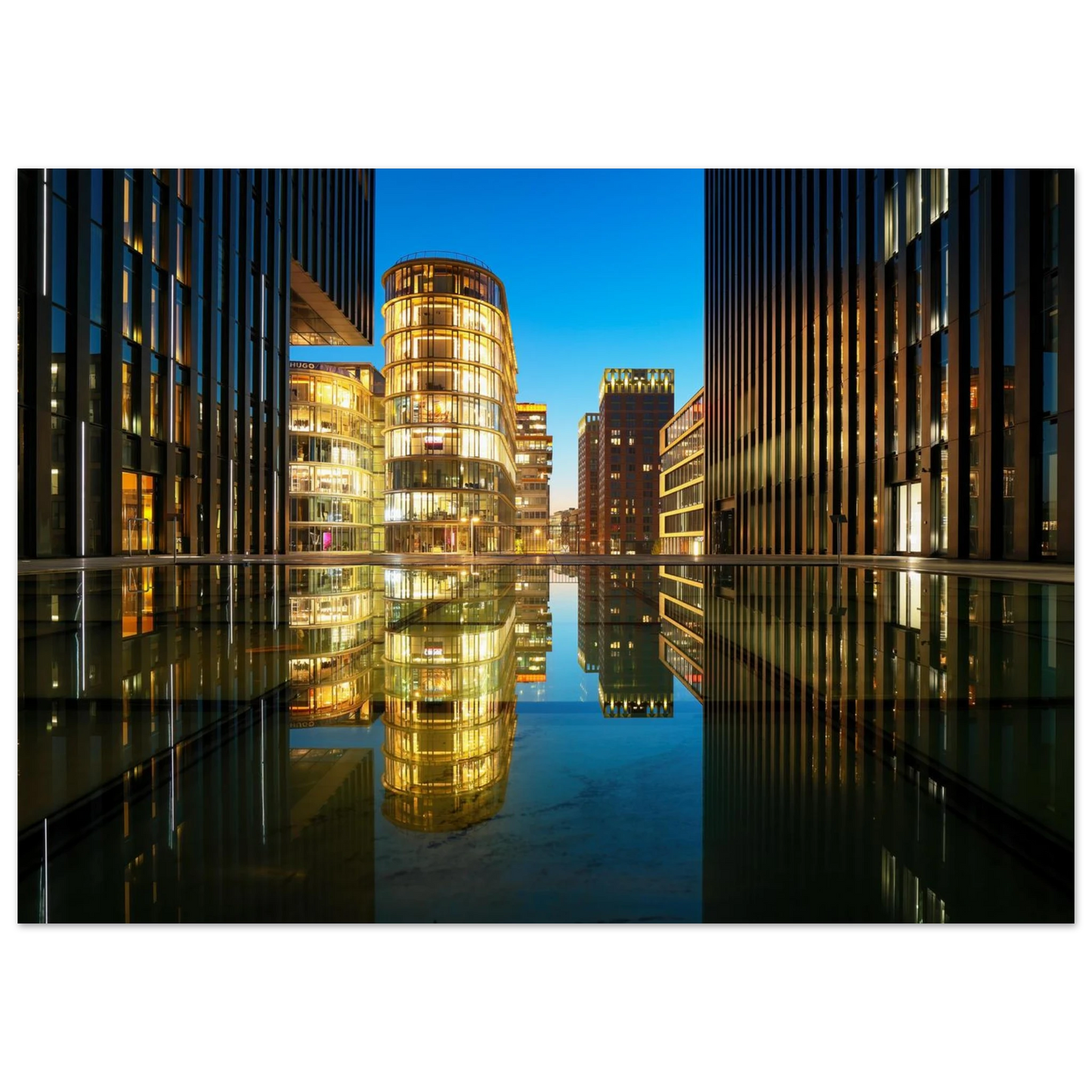 Wandbild naechtliche metropole futuristische stadtlandschaft als premium wandbild in vielen groessen