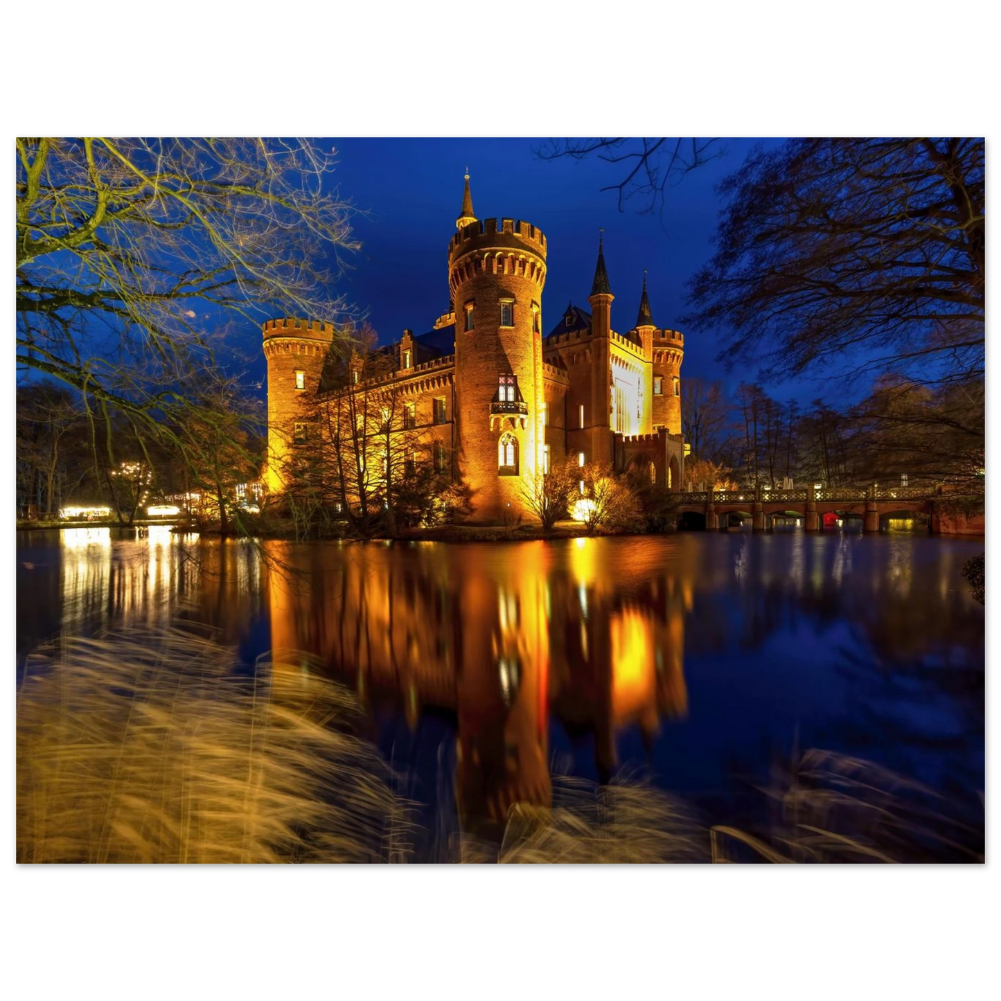 Wandbild schimmerndes schloss bei nacht eine maerchenhafte kulisse in verschiedenen groessen