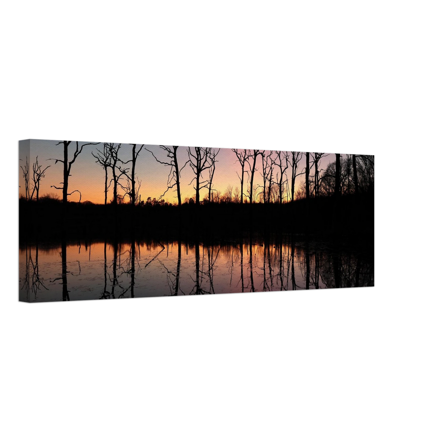 Wandbild sonnenuntergang ueber spiegelndem see magische naturlandschaft mit silhouetten