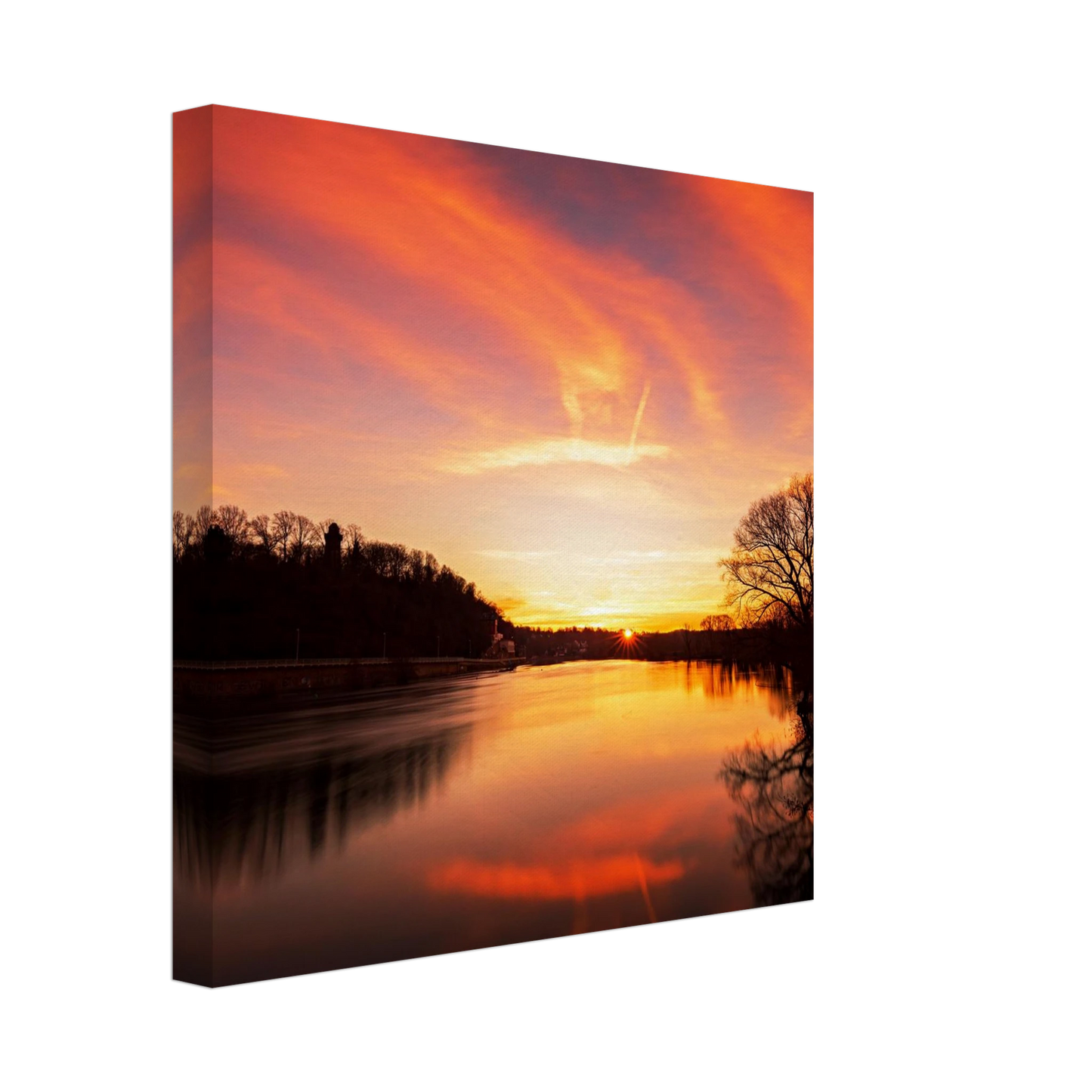 Wandbild dramatischer sonnenuntergang am fluss leuchtende himmelskunst fuer ihr zuhause in ihrer wunschgroesse