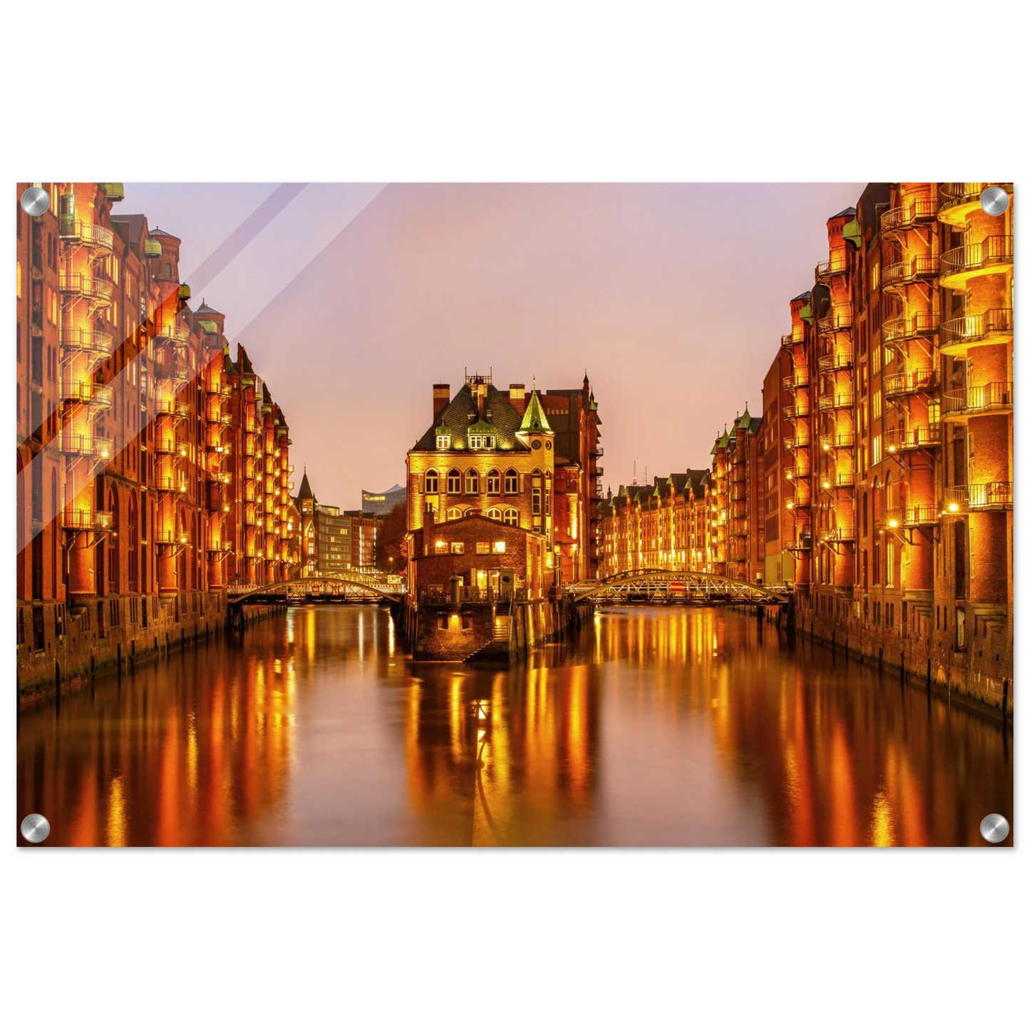 Wandbild speicherstadt hamburg bei daemmerung atmosphaerisches stadtbild als kunstdruck in ihrer wunschgroesse