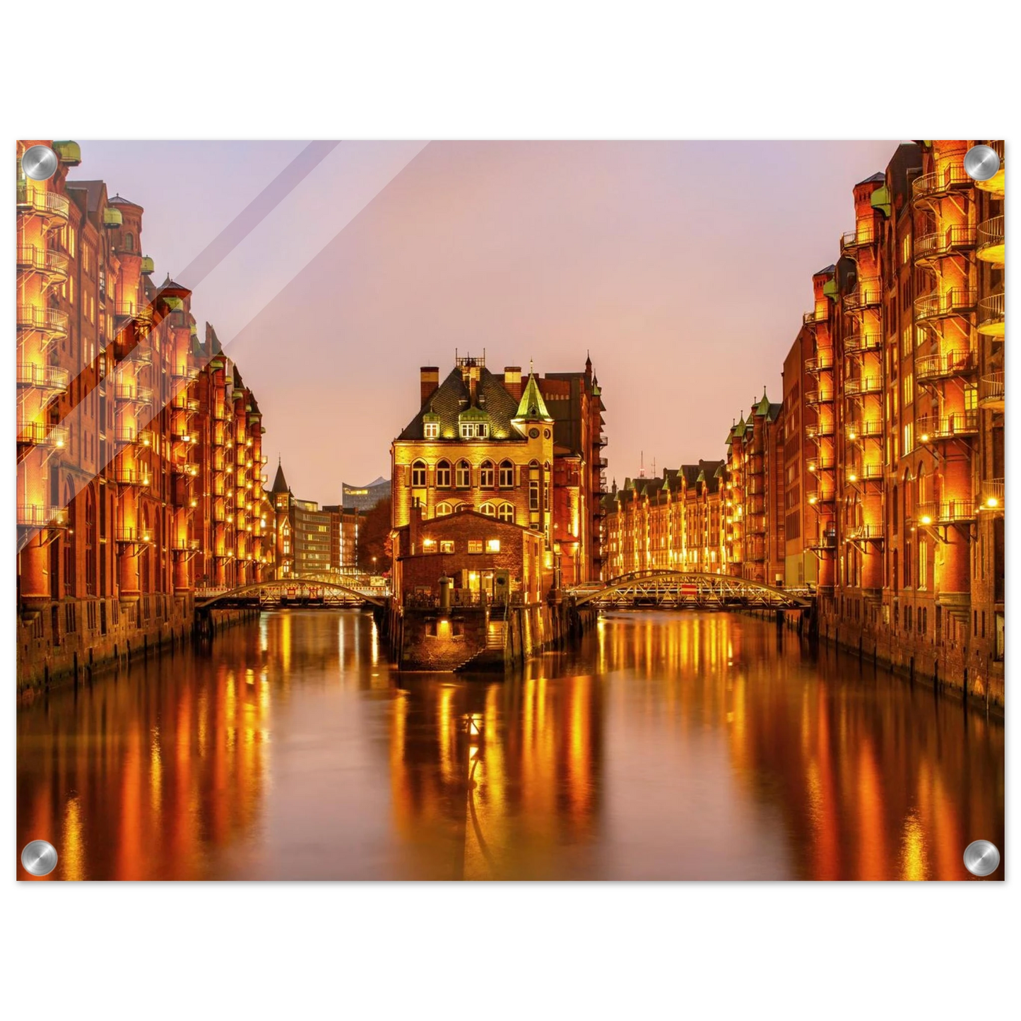 Wandbild speicherstadt hamburg bei daemmerung atmosphaerisches stadtbild als kunstdruck in ihrer wunschgroesse