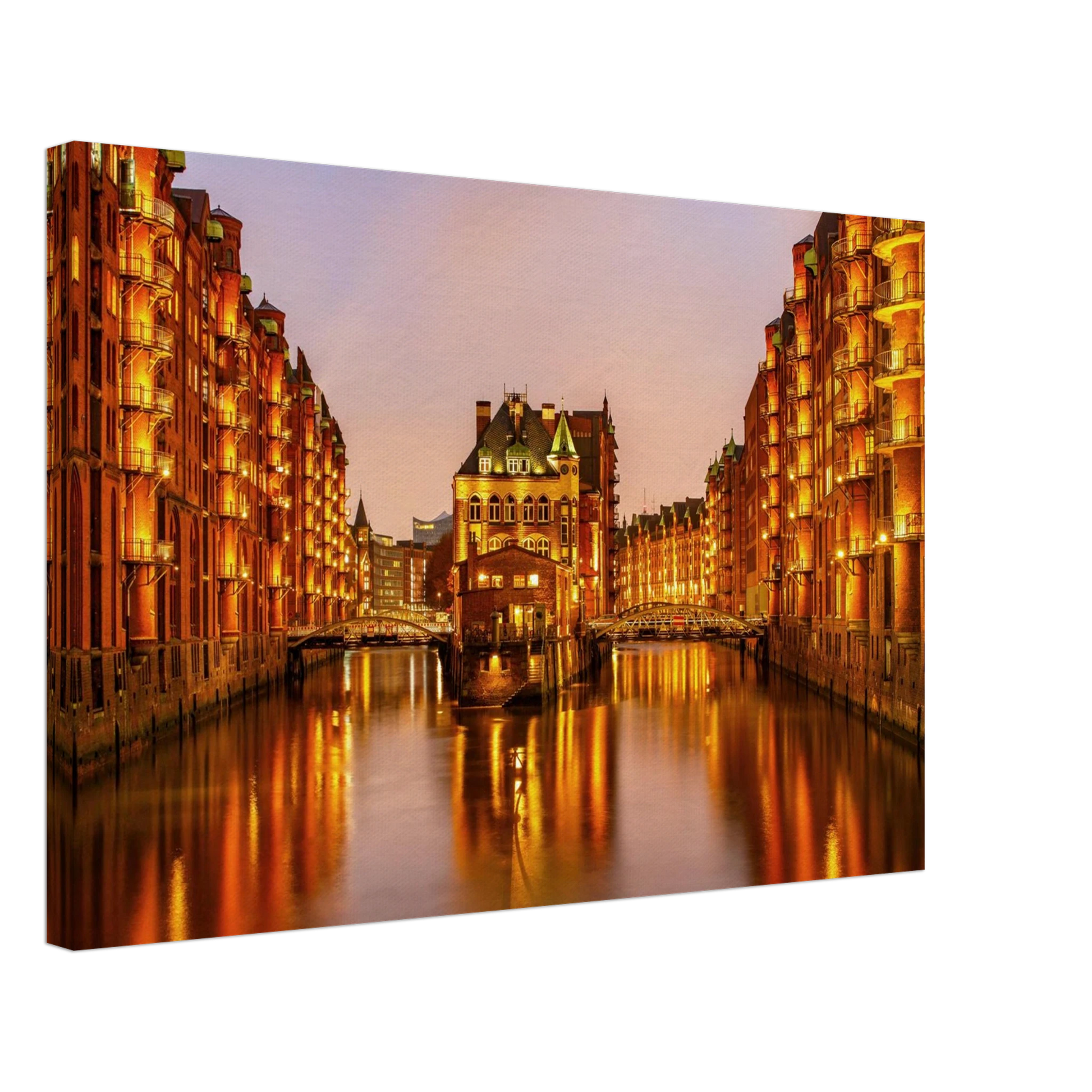 Wandbild speicherstadt hamburg bei daemmerung atmosphaerisches stadtbild als kunstdruck in ihrer wunschgroesse