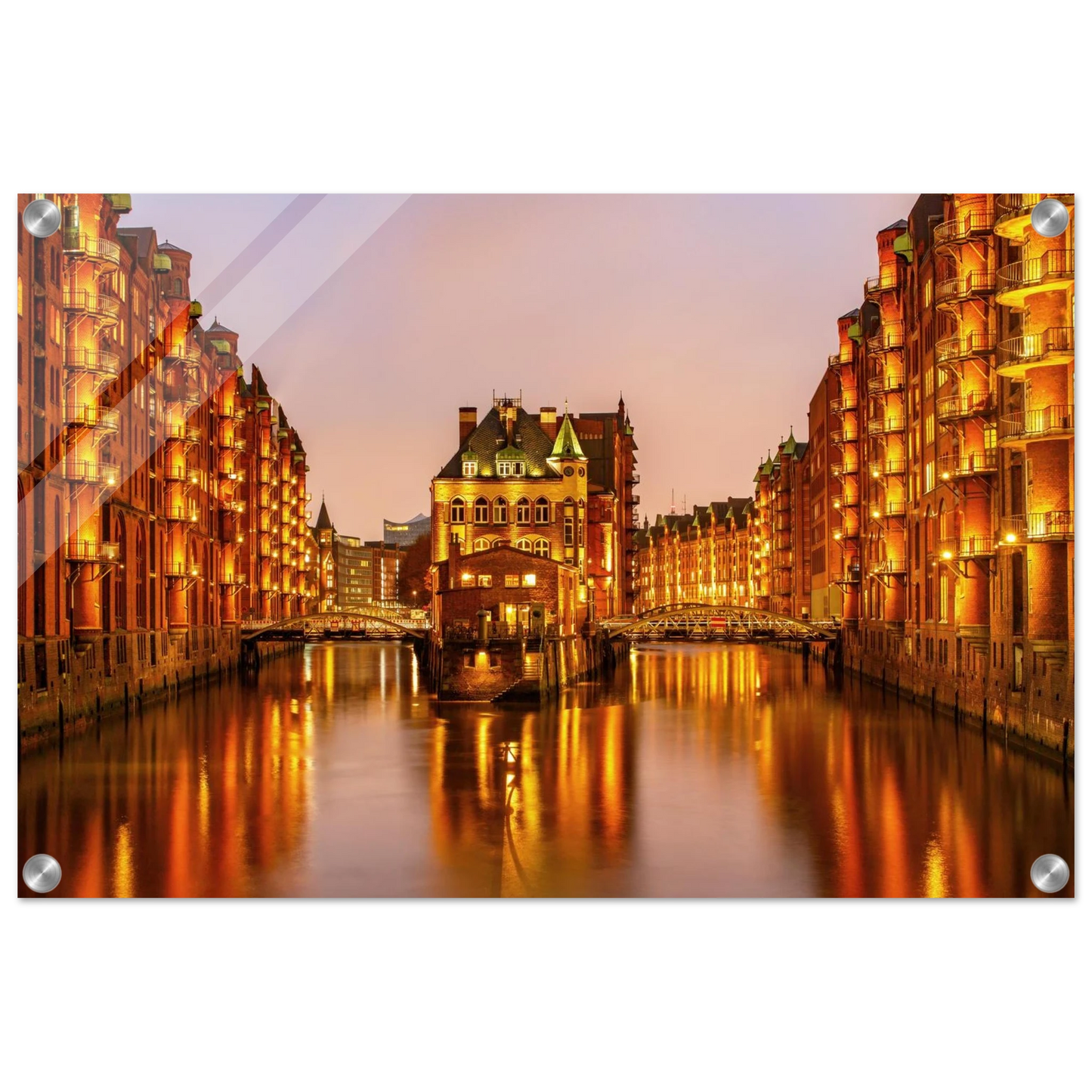Wandbild speicherstadt hamburg bei daemmerung atmosphaerisches stadtbild als kunstdruck in ihrer wunschgroesse