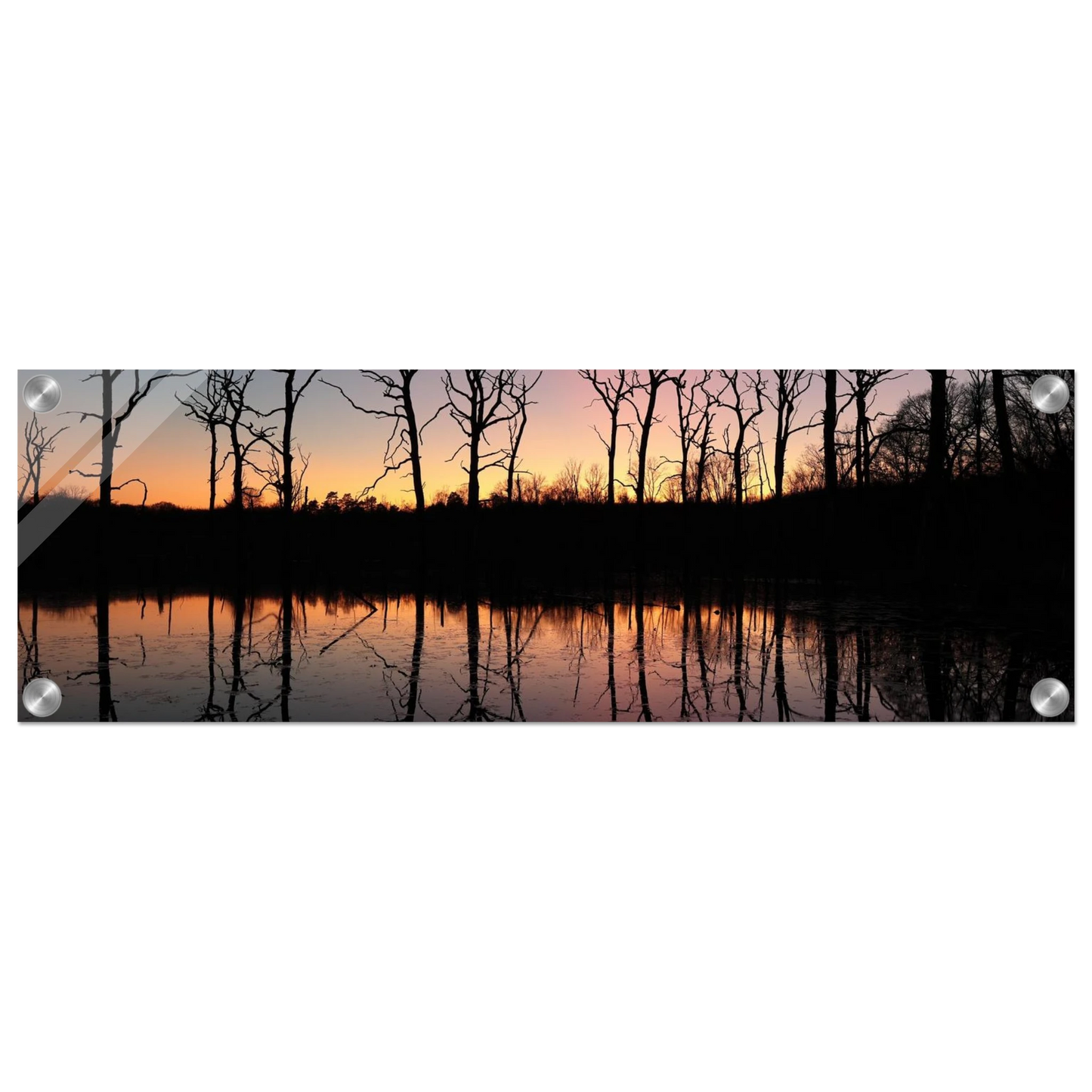 Wandbild sonnenuntergang ueber spiegelndem see magische naturlandschaft mit silhouetten