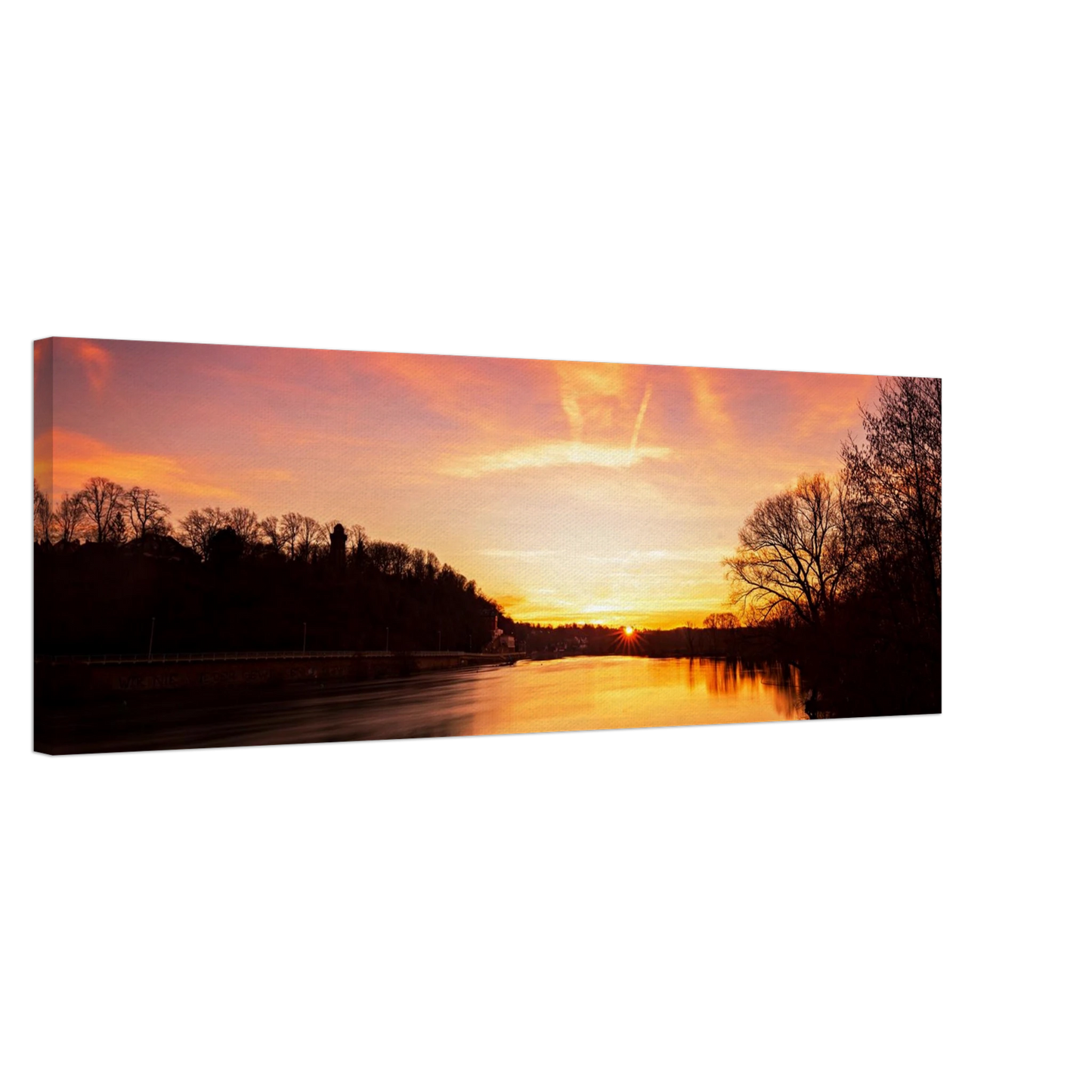 Wandbild dramatischer sonnenuntergang am fluss leuchtende himmelskunst fuer ihr zuhause in ihrer wunschgroesse